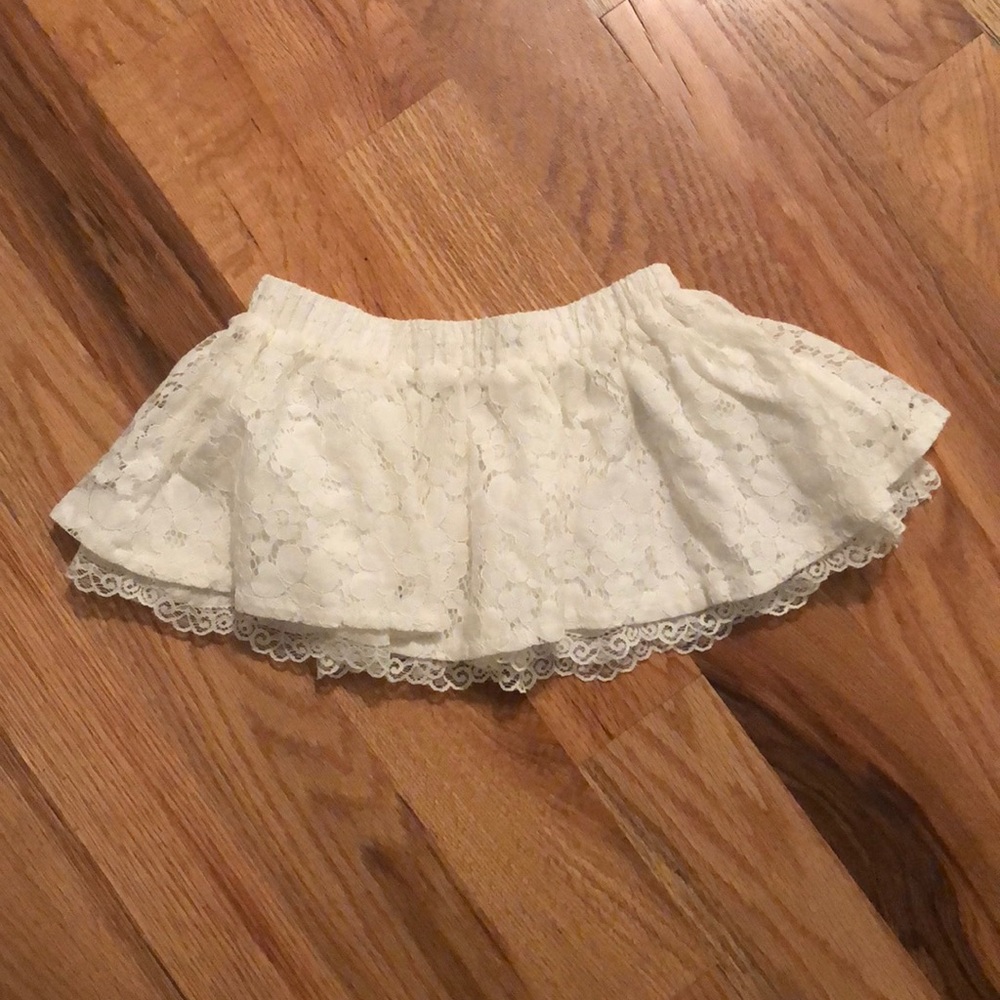 2/$10 🧡 White Lace Skirt 6-9months